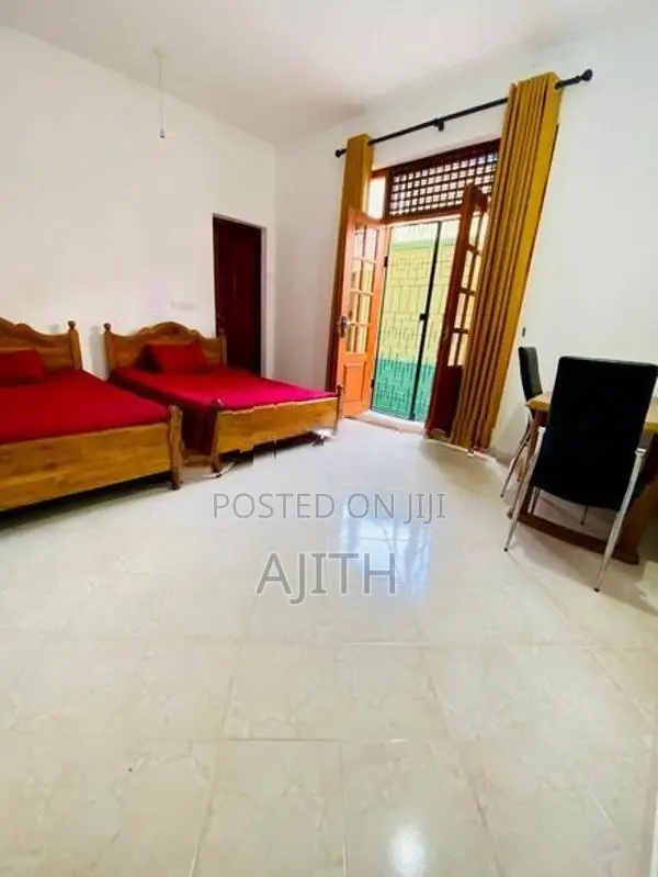 A Comfortable Large Room for Rent in Badulla
