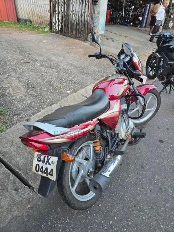 Bajaj CT100 2025