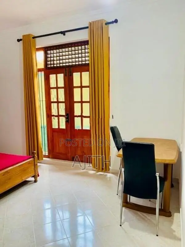 A Comfortable Large Room for Rent in Badulla