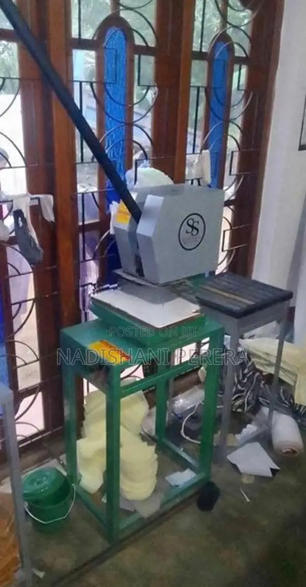 Foot Wear Cutting Machine