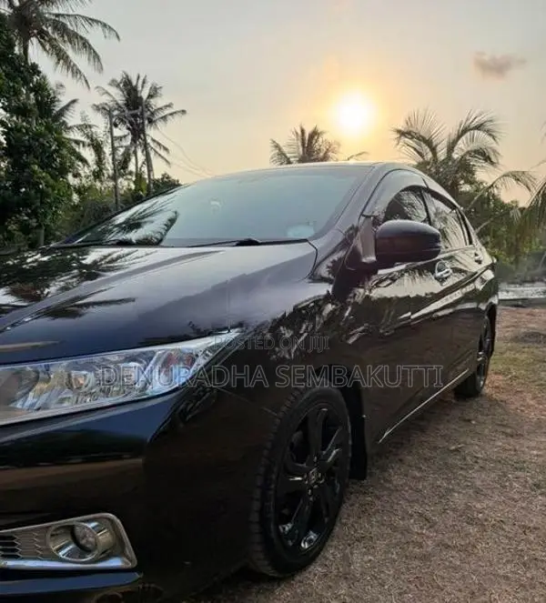 Honda Grace 2014