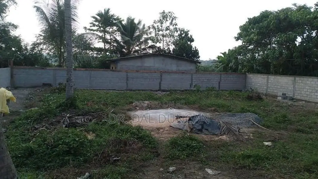 8-Perch Land with Boundary Wall in Habarakada
