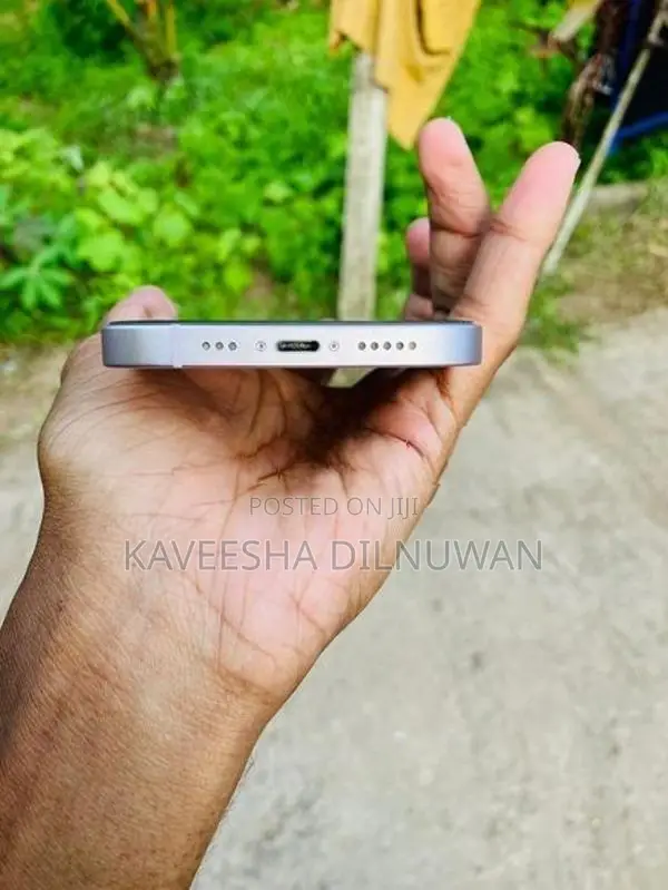 Apple iPhone 13 (Used)