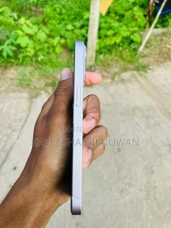Apple iPhone 13 (Used)