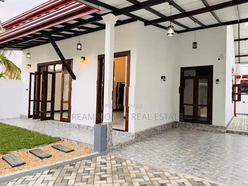 Brand New Modern 3 Bed House for Sale – Kiriwaththuduwa