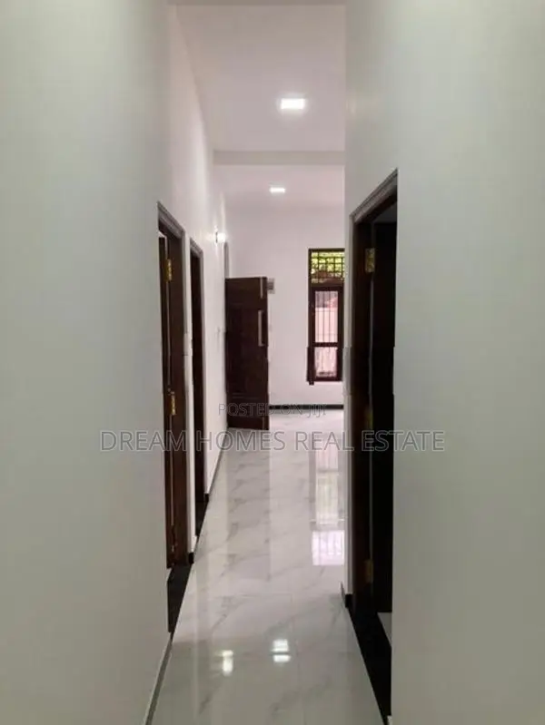 Brand New House for Sale – Wellampitiya