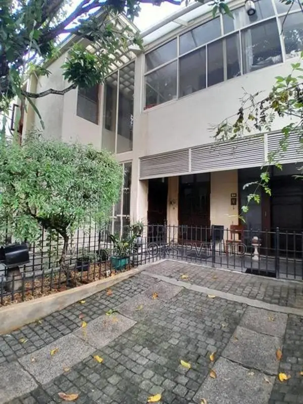 Spacious 6 Bedroom House with Annex for Sale Rajagiriya (EM026SR)