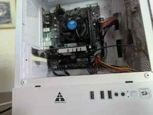 i3 10th Gen 8GB Ram 256gb NVMe Desktop Computer