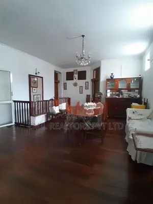 Spacious 6 Bedroom House with Annex for Sale Rajagiriya (EM026SR)