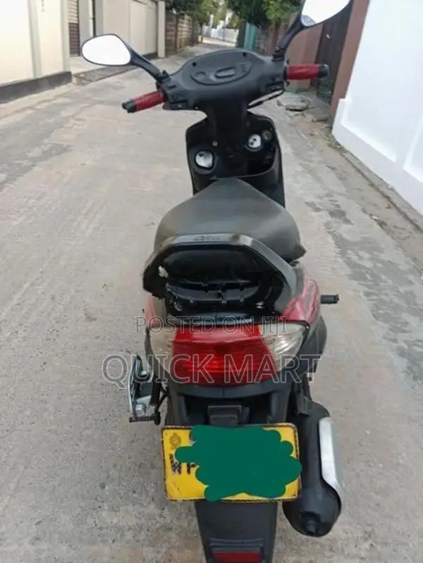 Mahindra Uzo 125 2017