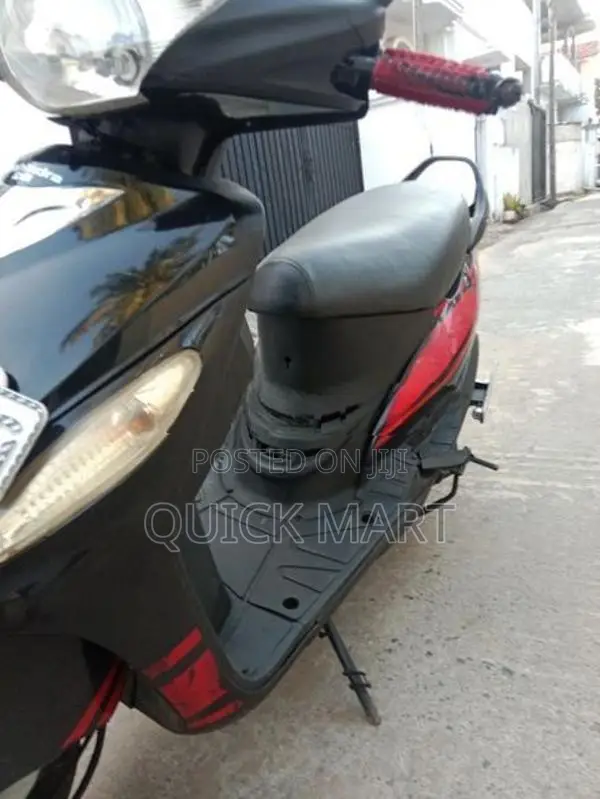 Mahindra Uzo 125 2017