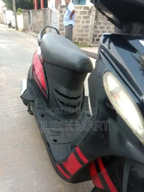 Mahindra Uzo 125 2017