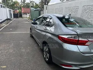 Honda Grace GX 2015