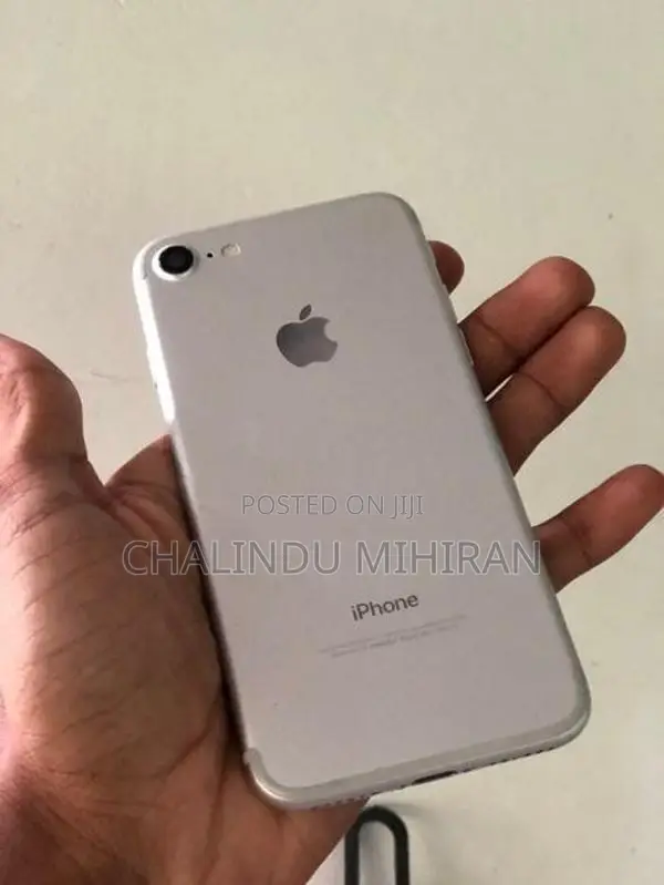 Apple iPhone 7 128GB (Used)