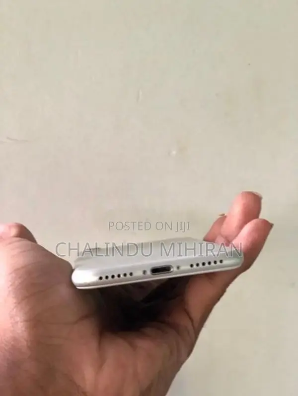 Apple iPhone 7 128GB (Used)