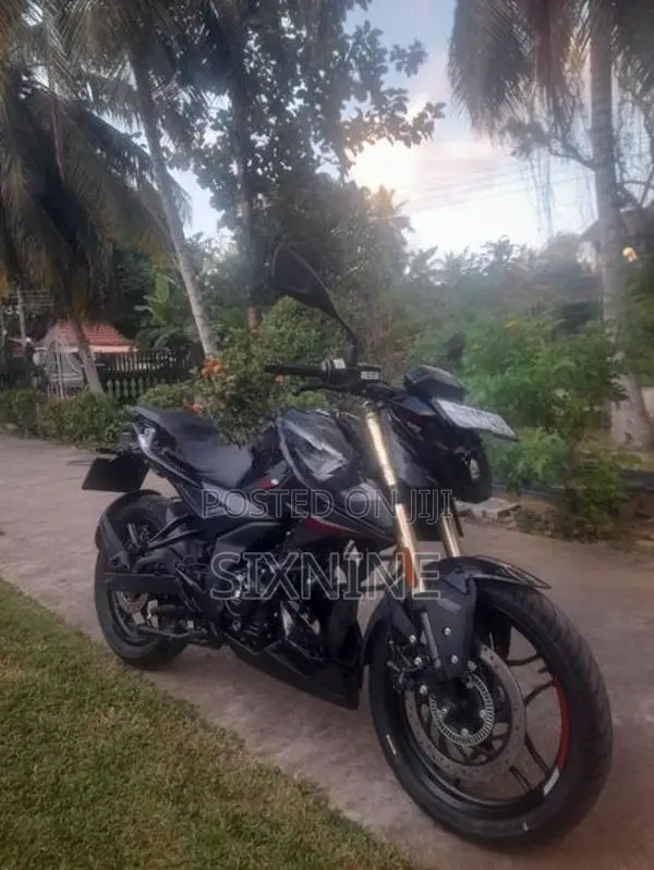 Bajaj Pulsar N160 Premium 2026