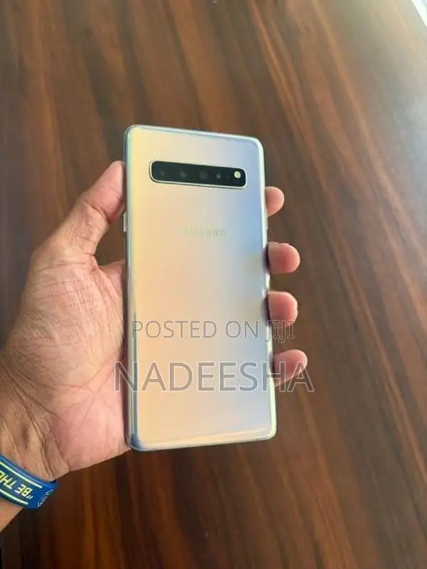 Samsung Galaxy S10 5G (Used)