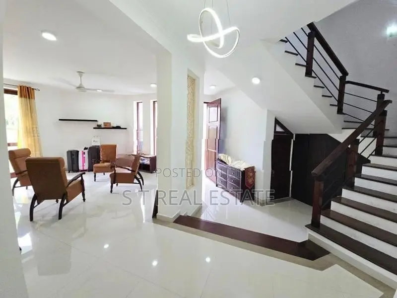 05 BR Luxury Three Storey House for Sale in Pannipitiya