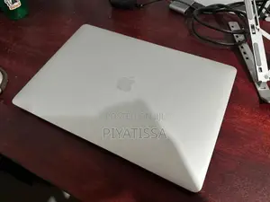 Apple MacBook Pro 15-Inch (2017) with 512GB SSD
