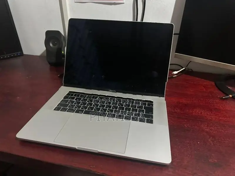 Apple MacBook Pro 15-Inch (2017) with 512GB SSD