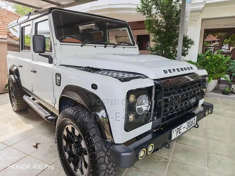 Land Rover Defender 2015