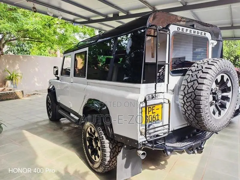 Land Rover Defender 2015