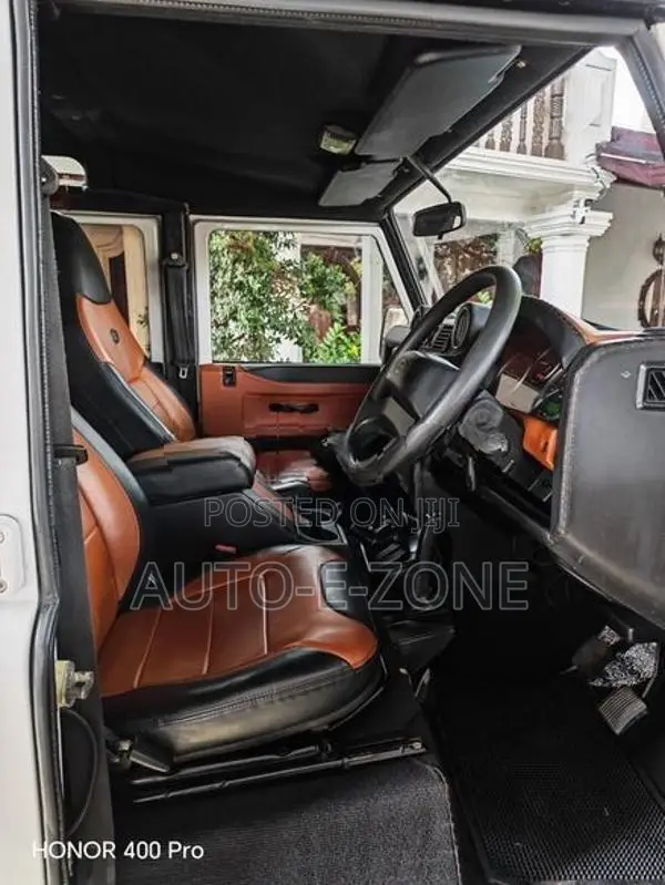 Land Rover Defender 2015