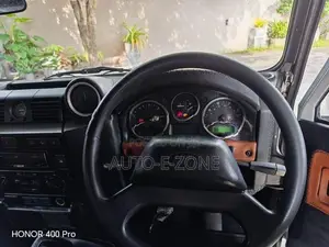 Land Rover Defender 2015