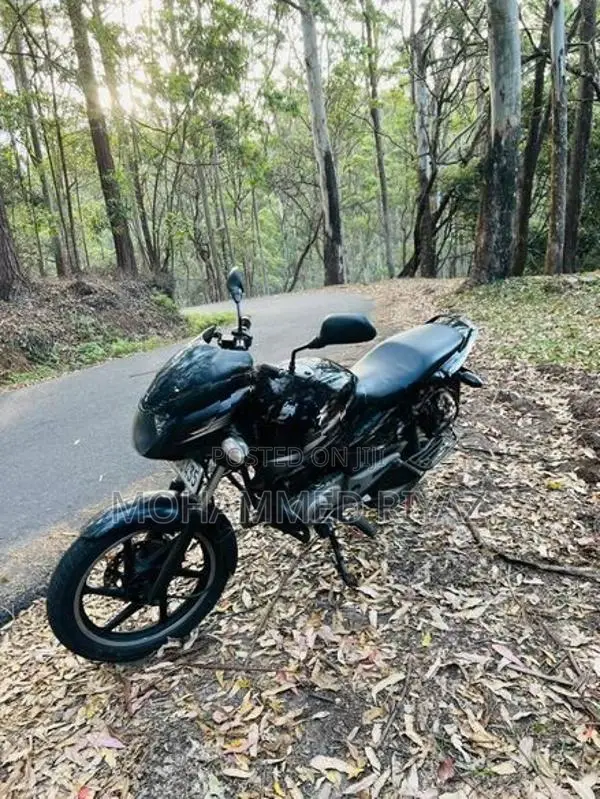 Bajaj Pulsar 150 2015