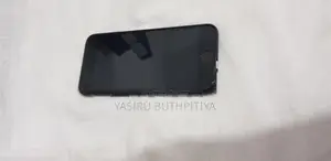 Apple iPhone SE 2 (Used)