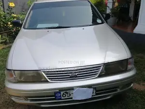 Nissan Sunny 1996