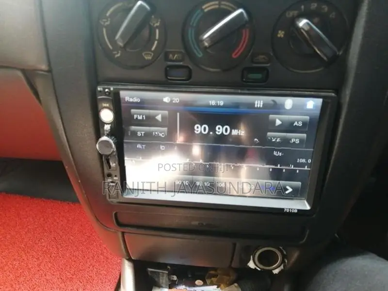 Nissan Sunny 1996