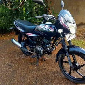 Bajaj Platina 2012