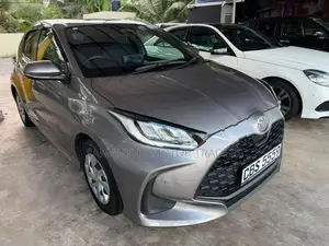 Toyota Yaris G LED 2024