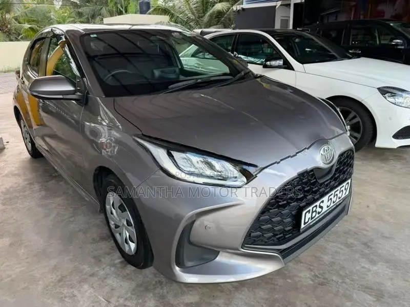 Toyota Yaris G LED 2024