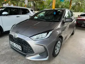 Toyota Yaris G LED 2024
