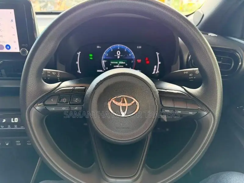 Toyota Yaris G LED 2024