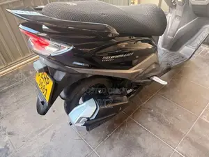 Suzuki Burgman 2018