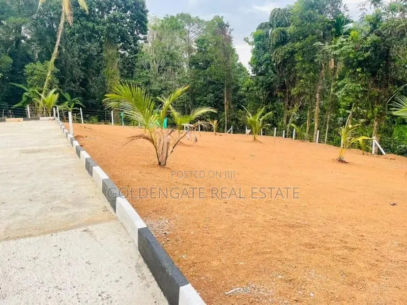 Yakkala මහ නගර සභා සීමාවෙන් ඉඩමක්