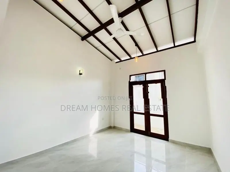 Brand House in Athurugiriya