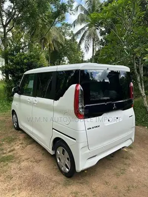Mitsubishi eK Space Hybrid 2025