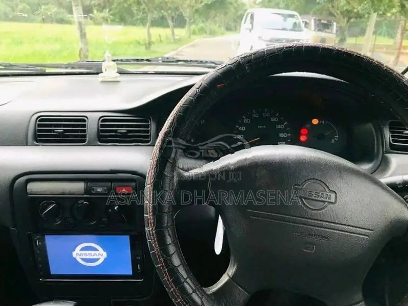 Nissan Sunny 1997