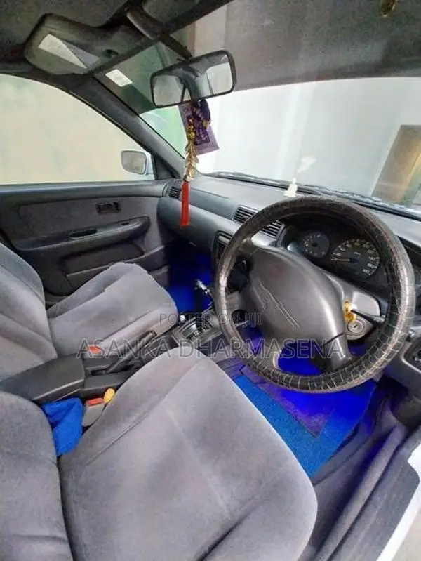 Nissan Sunny 1997