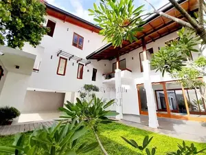 Luxury 03 Story Modern House for Sale Pitakotte Rajamavihara Road