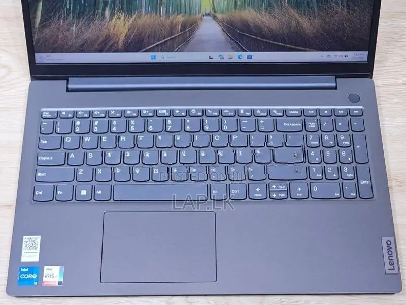 Lenovo V15 G3 IAP Core i5 1235U 12th GEN 15.6 FullHD 8GB RAM