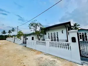 Luxury House For Sale in Kurunegala