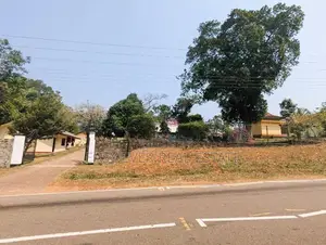 ප්‍රධාන පාරට මුහුණලා ඉඩමක් විකිණීමට කල්එලිය