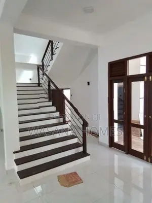Spacious brand new 3 Story House for sale Kotte