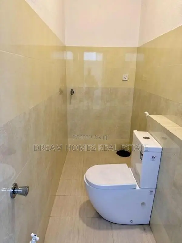 Two Storey House for Sale in Athurugiriya