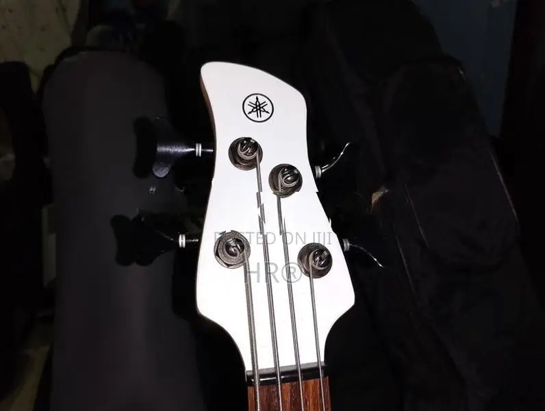 Yamaha Active Bass Guitar